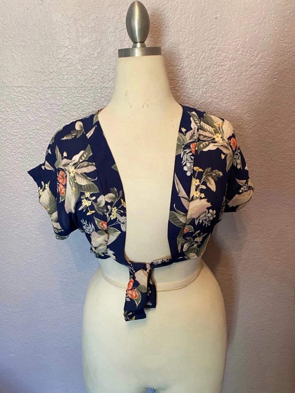 Fashion nova floral crop blouse